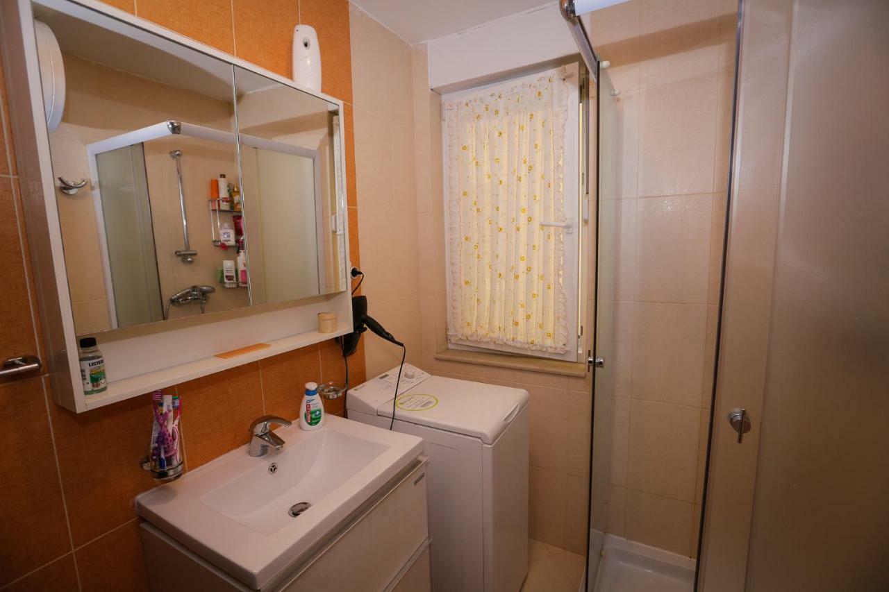 Pine-Tree Apt W/ Private Garden 50 M From The Sea Golem  Ngoại thất bức ảnh